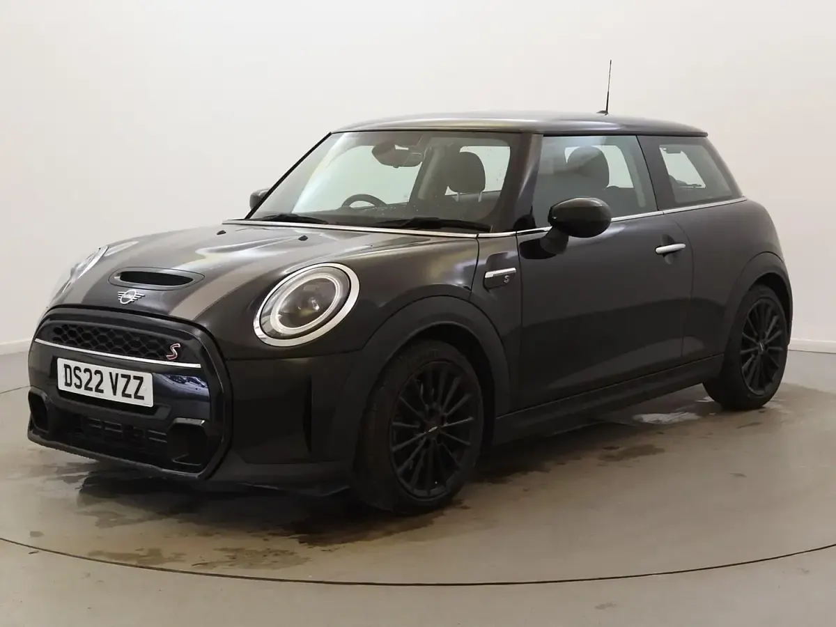 Used Mini Cooper S Classic 178 HP (130 kW) 2022 Black Hatchback