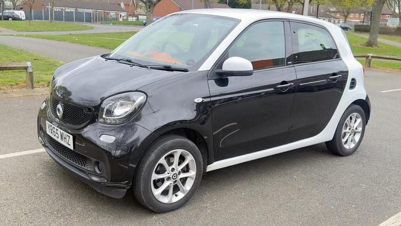 Used Smart ForFour Passion 2015 Black Hatchback