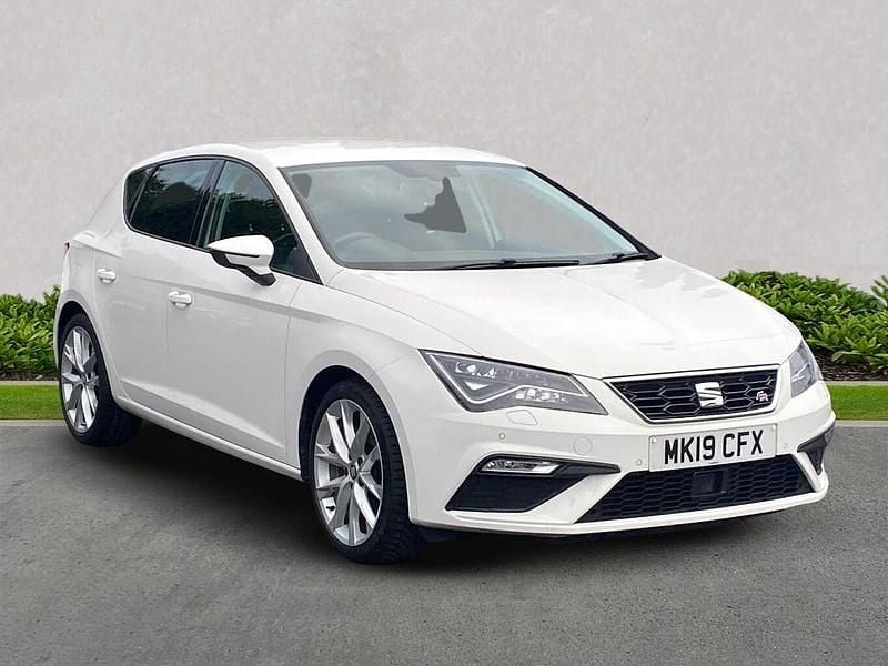 White Used 2019 Seat Leon FR Sport Hatchback | £15,097 (Fair price) - Image 1/4