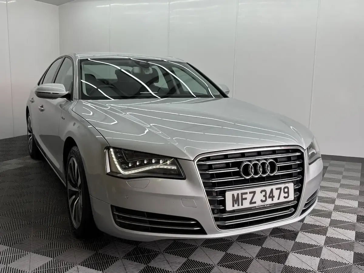 Used Audi A8 Comfort 245 HP (180 kW) 2013 Silver Sedan