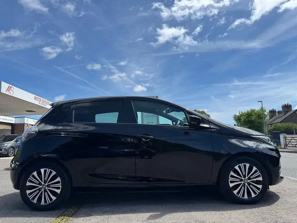 Used Renault Zoe Techno 100 kW (136 HP) 2024 Black Hatchback