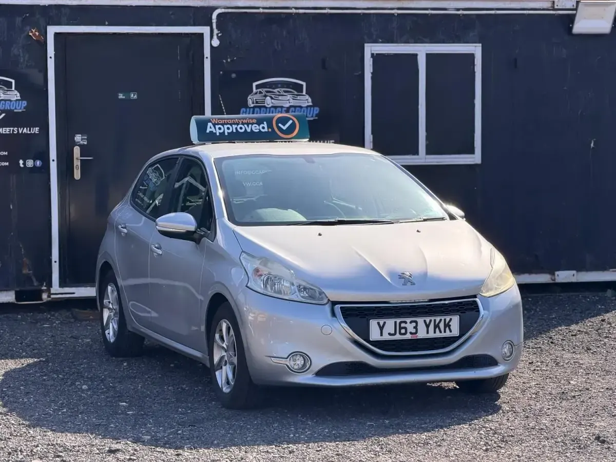 Used Peugeot 208 Active 82 HP (60 kW) 2013 Silver Hatchback
