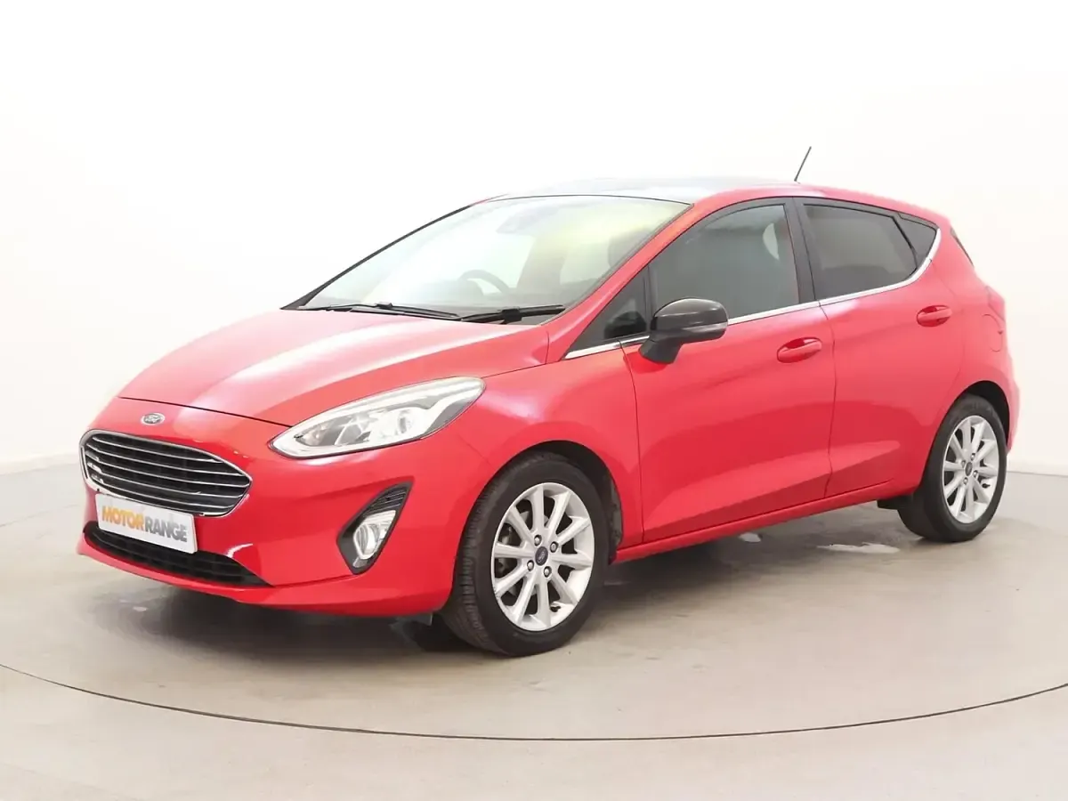 Used Ford Fiesta Titanium 100 HP (73 kW) 2017 Red Hatchback