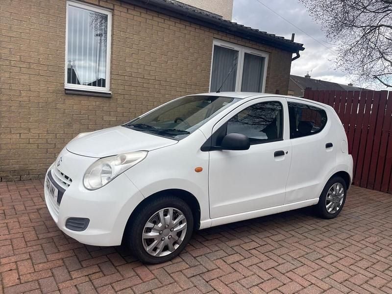 Used Suzuki Alto SZ3 68 HP (50 kW) 2011 White Hatchback