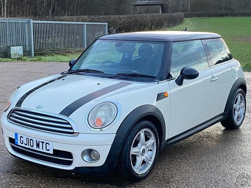 Used Mini Cooper D Hatch 2010 White Hatchback