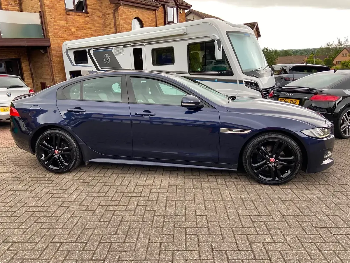 Used Jaguar XE R-Sport 180 HP (132 kW) 2017 Blue Sedan