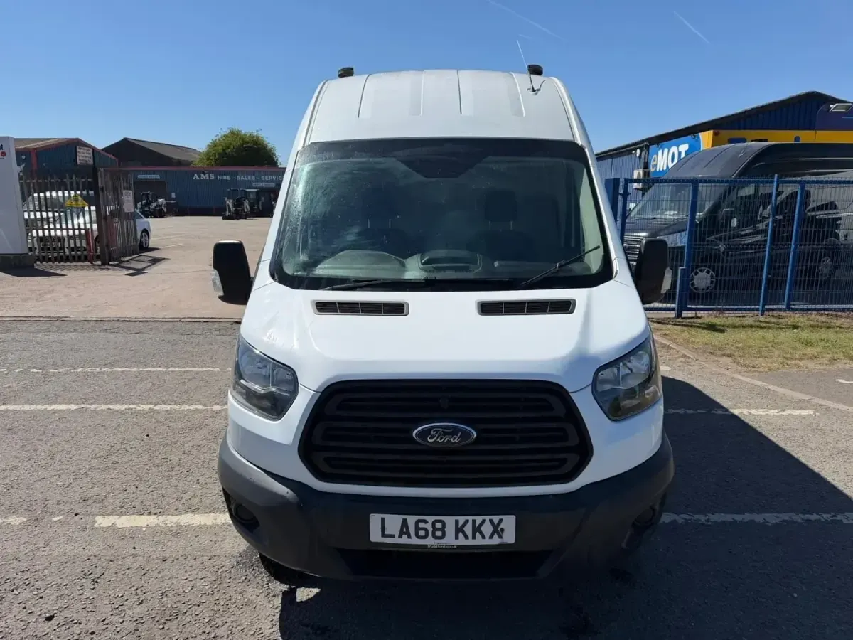 Second-hand Ford Transit 2019 Alb Monovolum