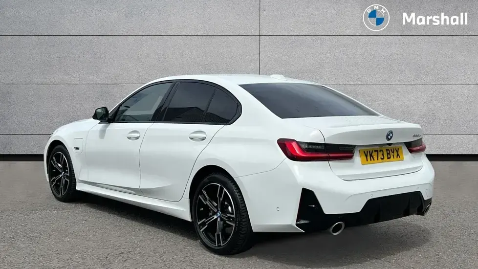 Usado BMW 330e M Sport 292 HP (214 kW) 2024 Branco Sedan