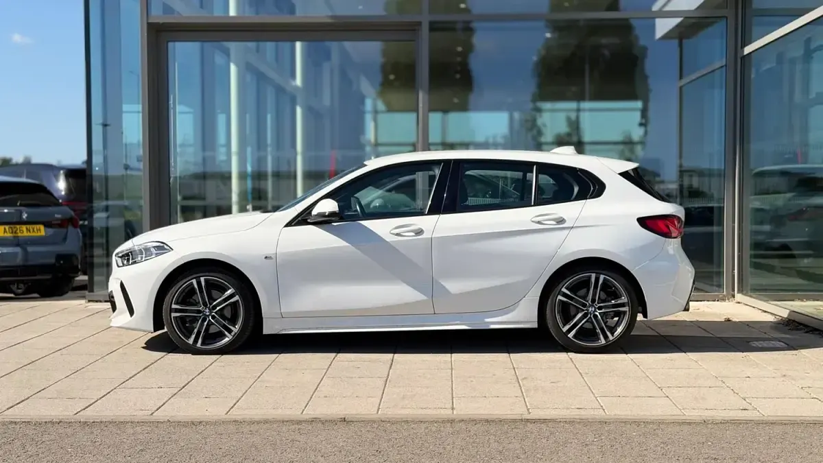 Used BMW 118 M Sport 136 HP (100 kW) 2021 White Hatchback