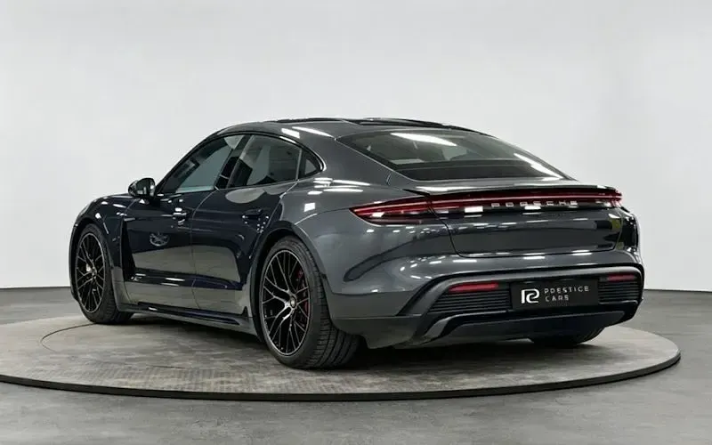 Used Porsche Taycan 300 kW (408 HP) 2023 Sedan