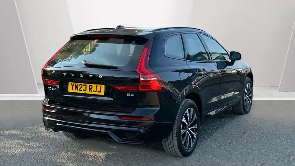 Used Volvo XC60 Plus 197 HP (144 kW) 2023 Black SUV
