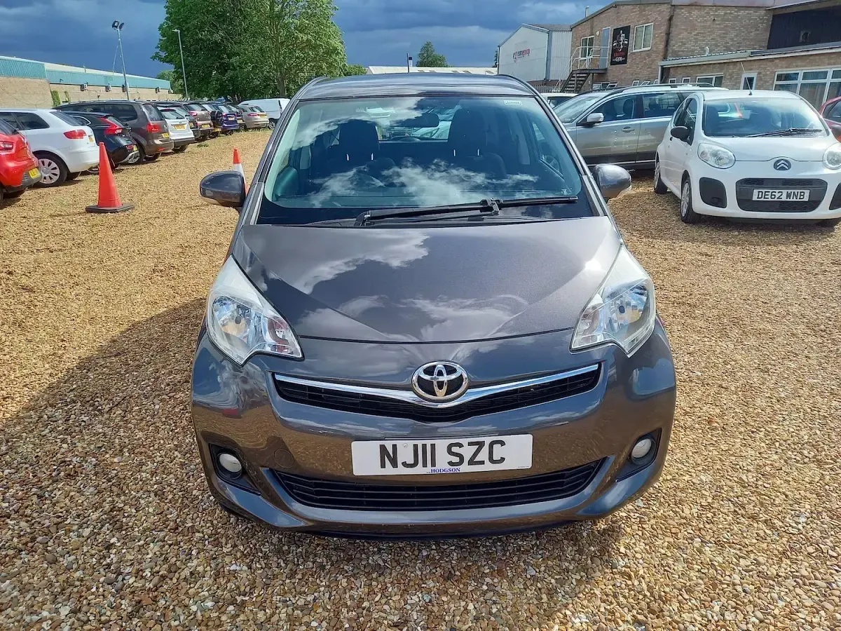 Used Toyota Verso 2011 Grey MPV