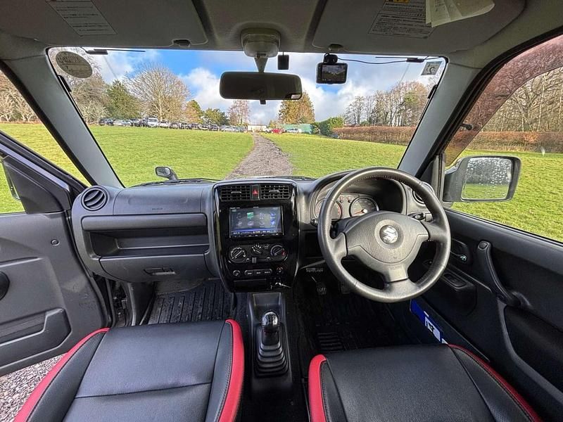 Używany Suzuki Jimny Adventure 85 KM (62 kW) 2013 Szary SUV