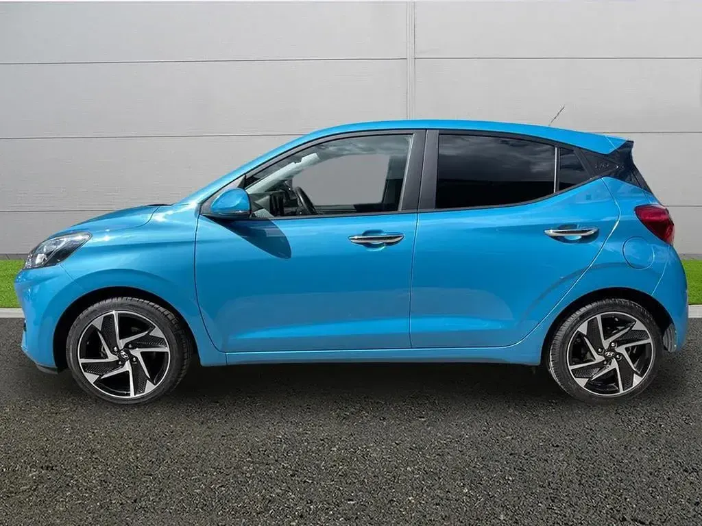 Used Hyundai i10 Premium 84 HP (61 kW) 2023 Blue Hatchback