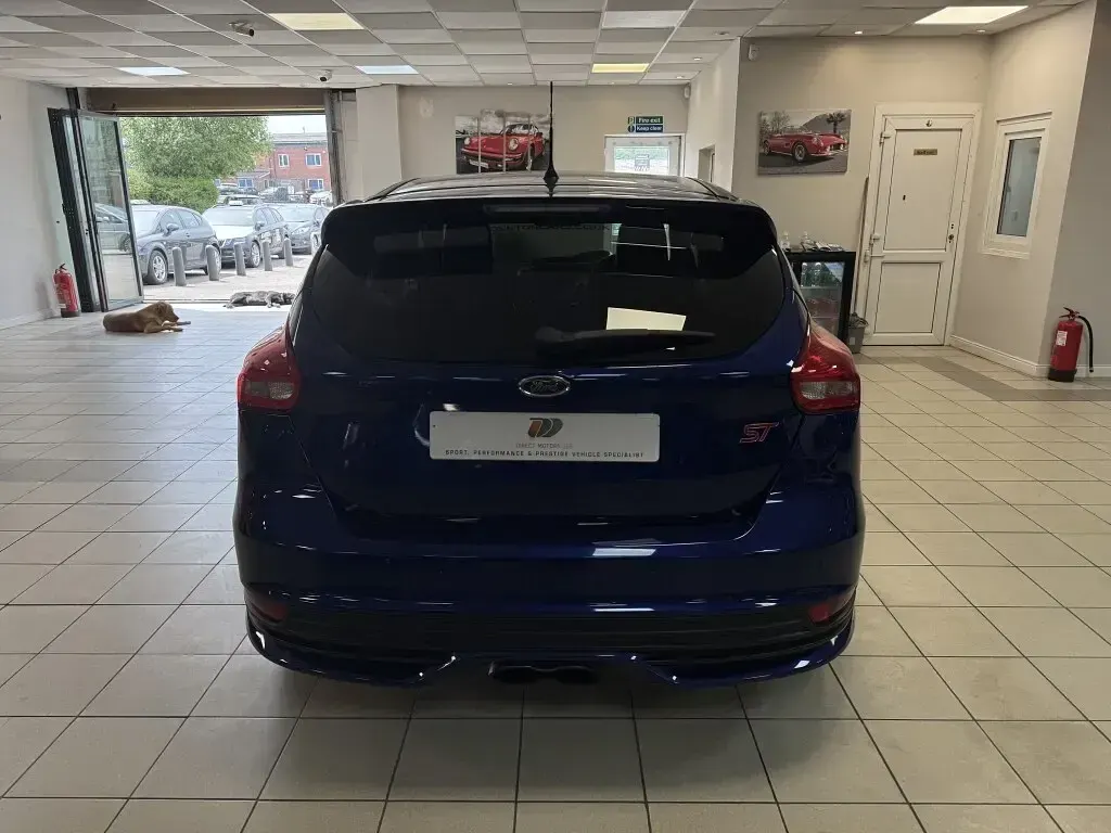 Used Ford Focus ST 250 HP (183 kW) 2015 Blue Hatchback