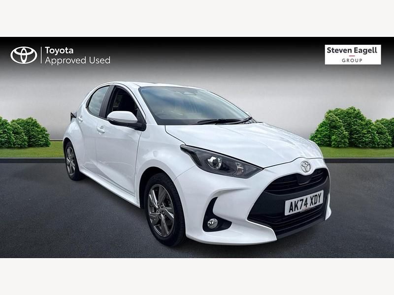 Used Toyota Yaris Hybrid 2024 White Hatchback