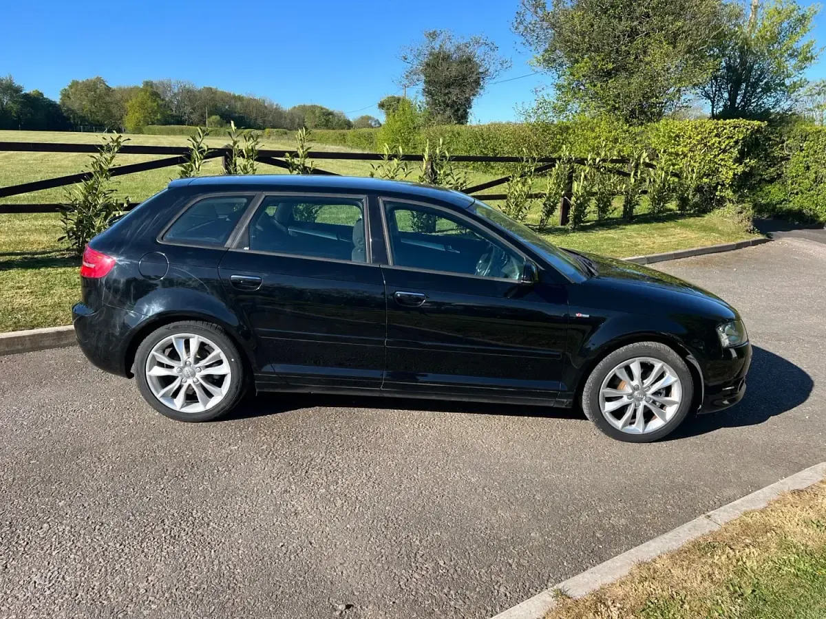 Begagnad Audi A3 Sport 140 HK (102 kW) 2012 Svart Halvkombi