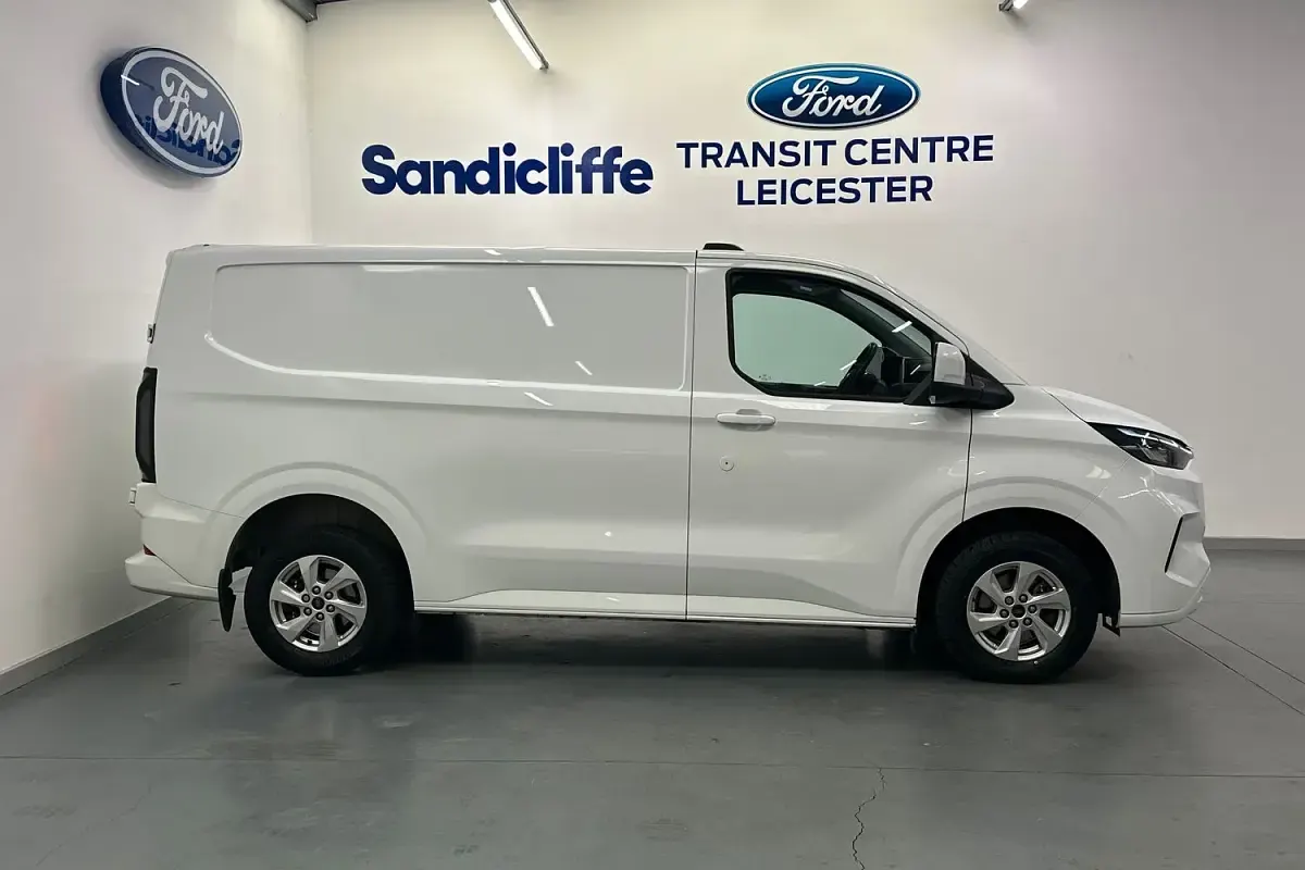 Used Ford Transit Custom Limited 136 HP (100 kW) 2025 White Van