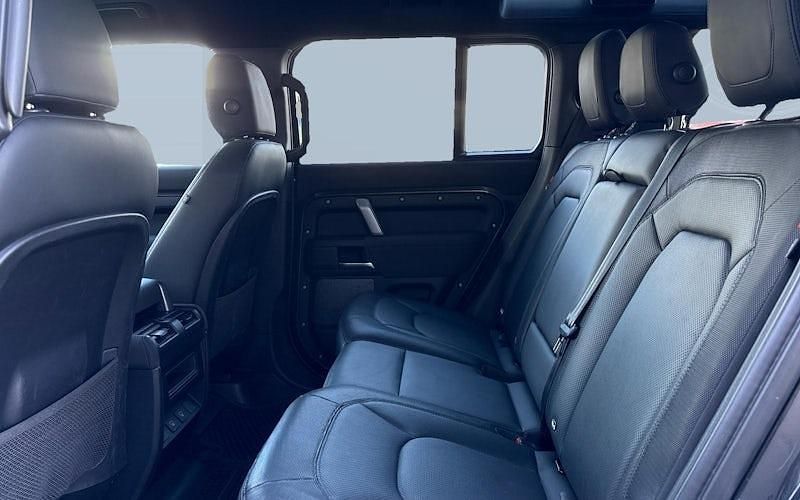 Używany Land Rover Defender Dynamic 404 KM (297 kW) 2023 SUV
