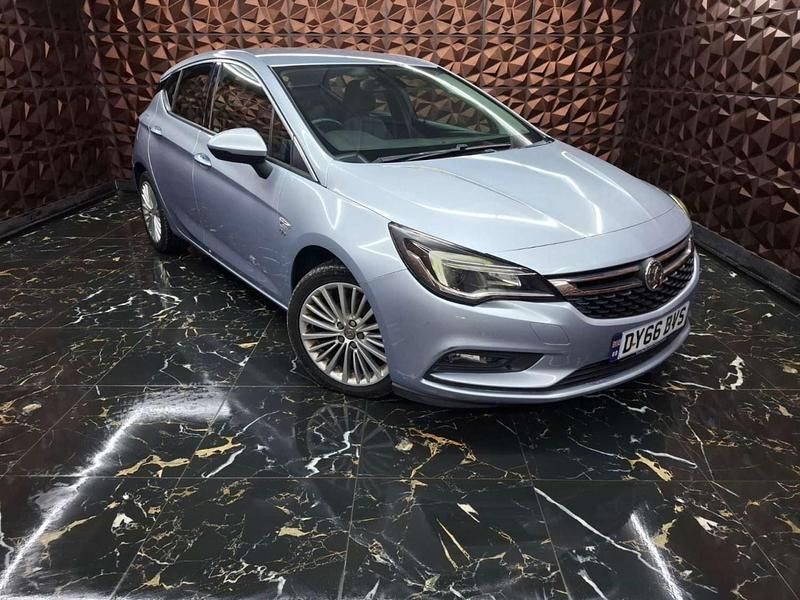 Second-hand Vauxhall Astra Elite 2016 Argintiu Hatchback