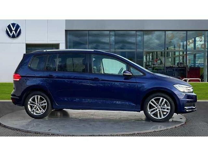 Used VW Touran Match 150 HP (110 kW) 2025 Atlantic blue metallic MPV