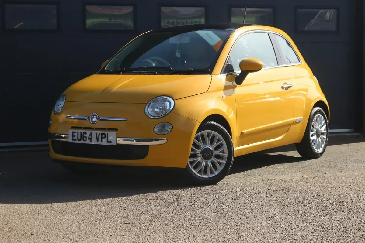 Used Fiat 500 Lounge 2014 Yellow Hatchback