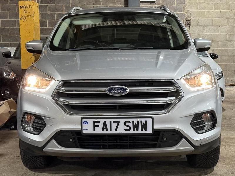 Used Ford Kuga Titanium 180 HP (132 kW) 2017 Silver SUV
