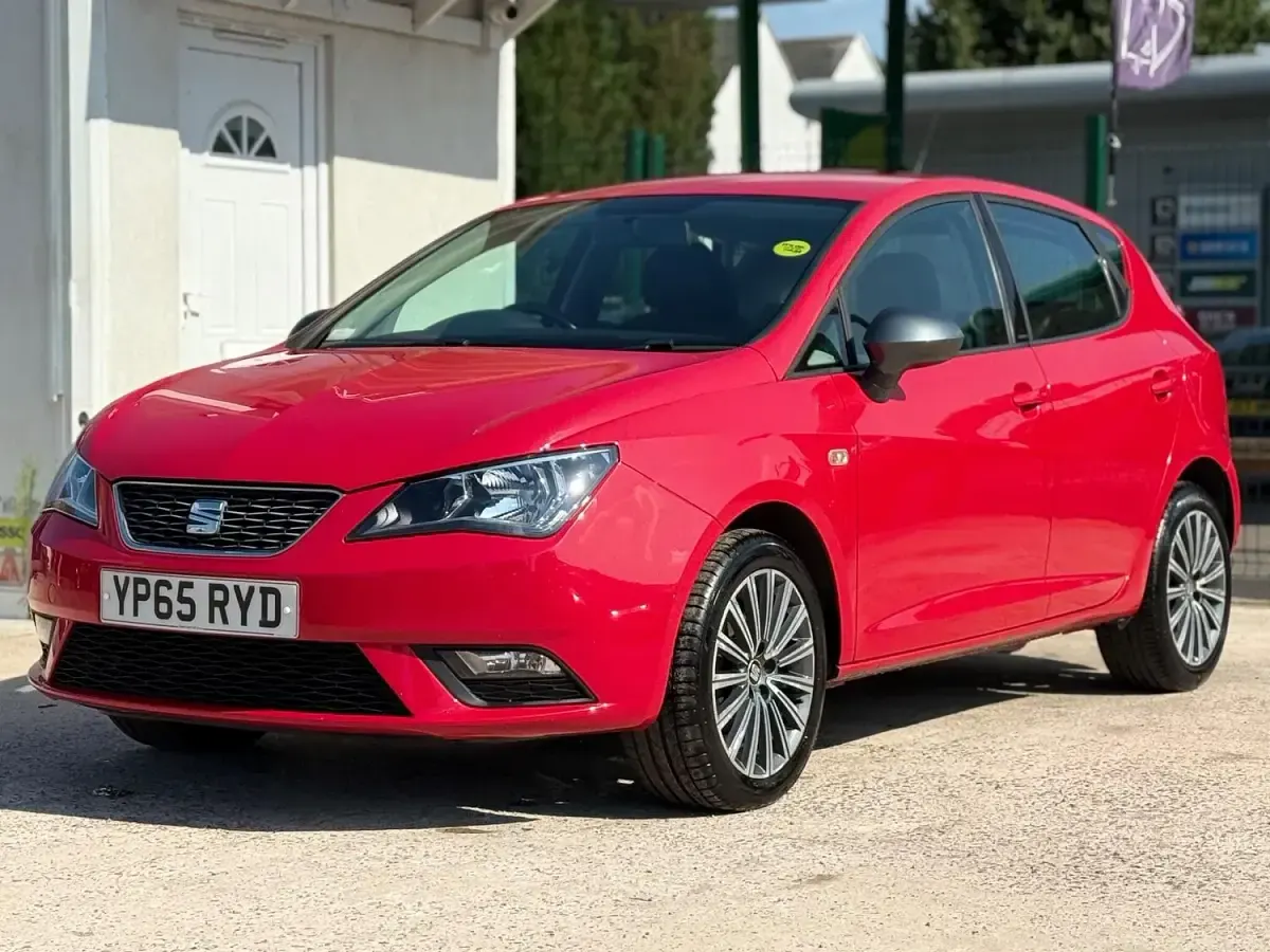 Used Seat Ibiza CONNECT 90 HP (66 kW) 2015 Red Hatchback