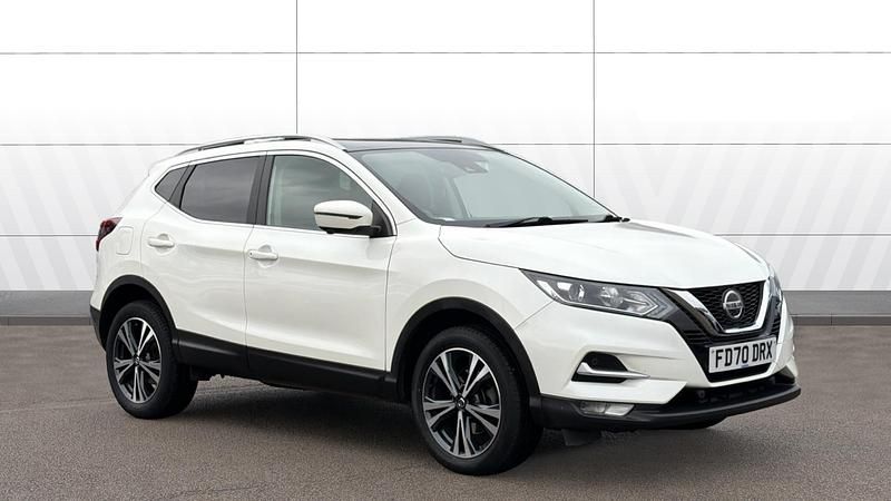 White Used 2020 Nissan Qashqai N-Connecta SUV | £13,446 (Good price) - Image 1/3