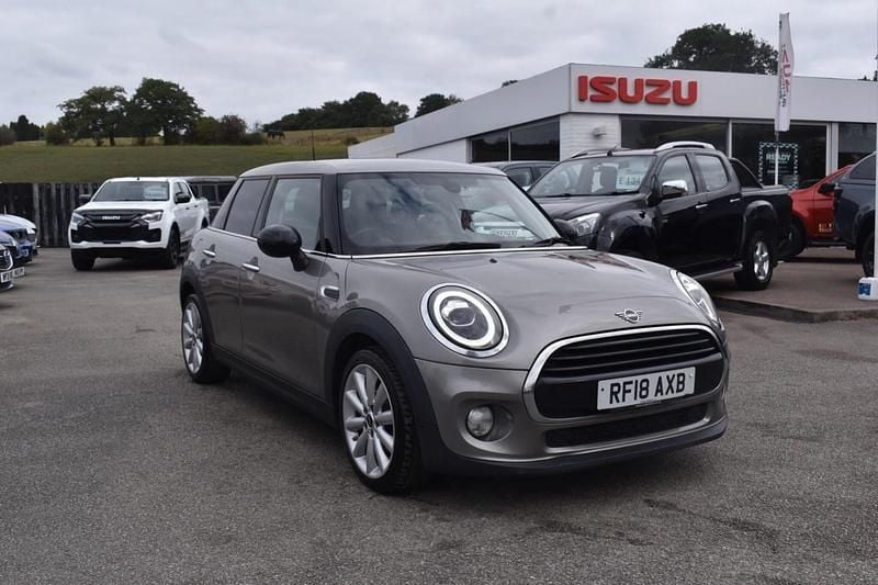 Silver Used 2018 Mini Cooper Hatch Hatchback | £8,482 (Fair price) - Image 1/3