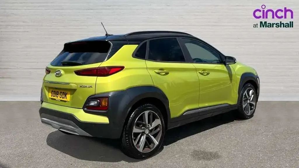 Used Hyundai Kona Premium 120 HP (88 kW) 2018 Yellow SUV