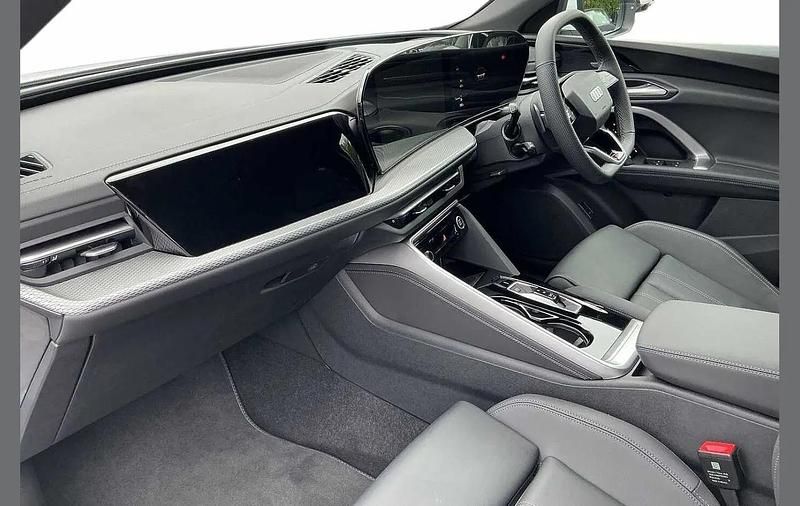 New Audi Q5 S-Line 200 HP (147 kW) 2026 White SUV