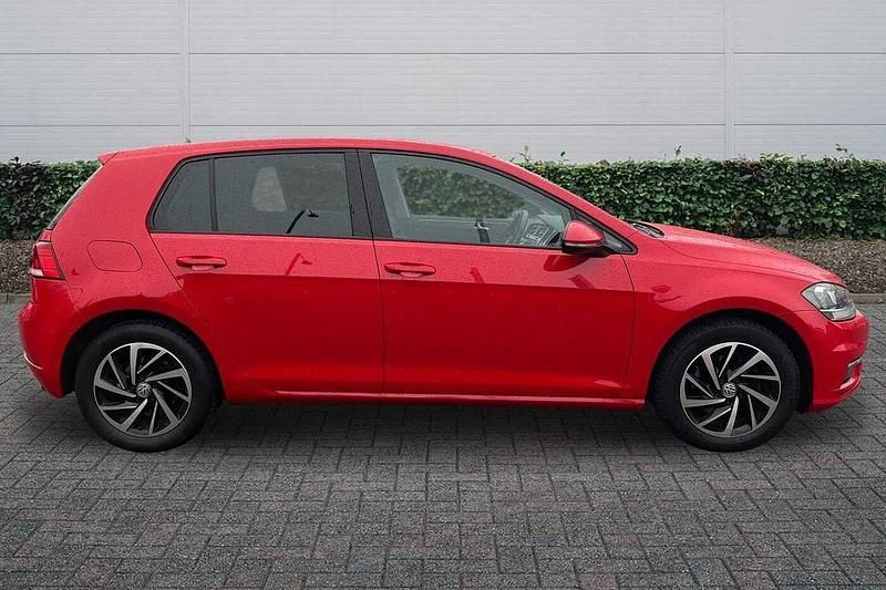 Used VW Golf VII Match 150 HP (110 kW) 2019 Red Hatchback