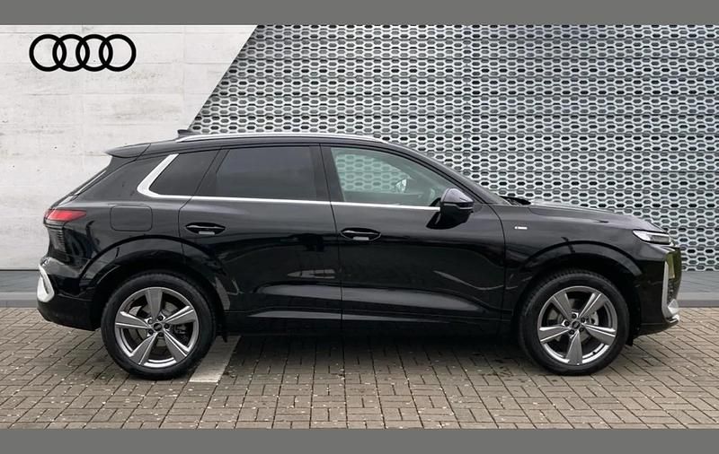 New Audi Q3 S-Line 147 HP (108 kW) 2026 Black SUV