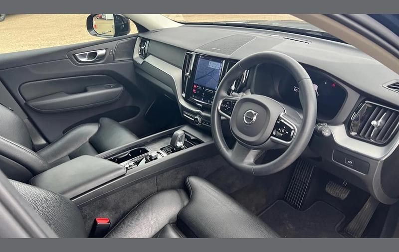 Usado Volvo XC60 Plus 197 HP (144 kW) 2023 Azul SUV