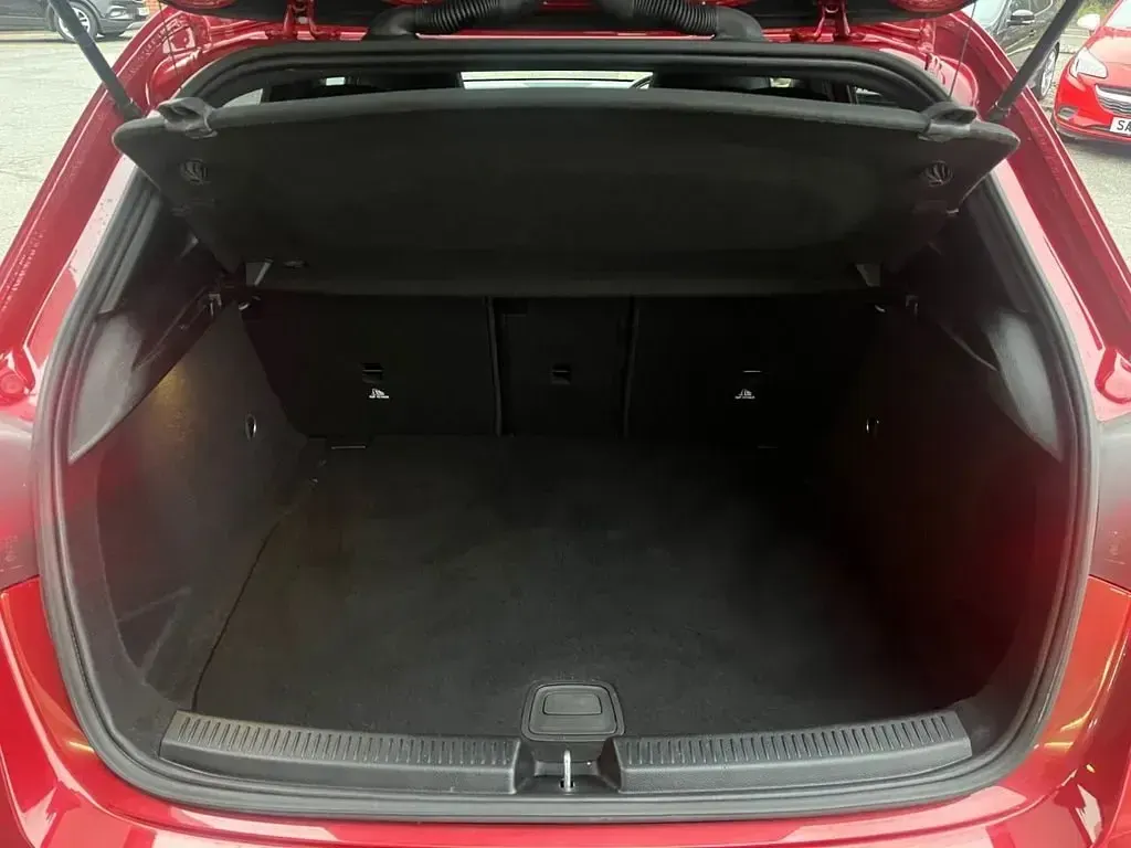 Usado Mercedes A200 AMG line 2021 Vermelho Citadino