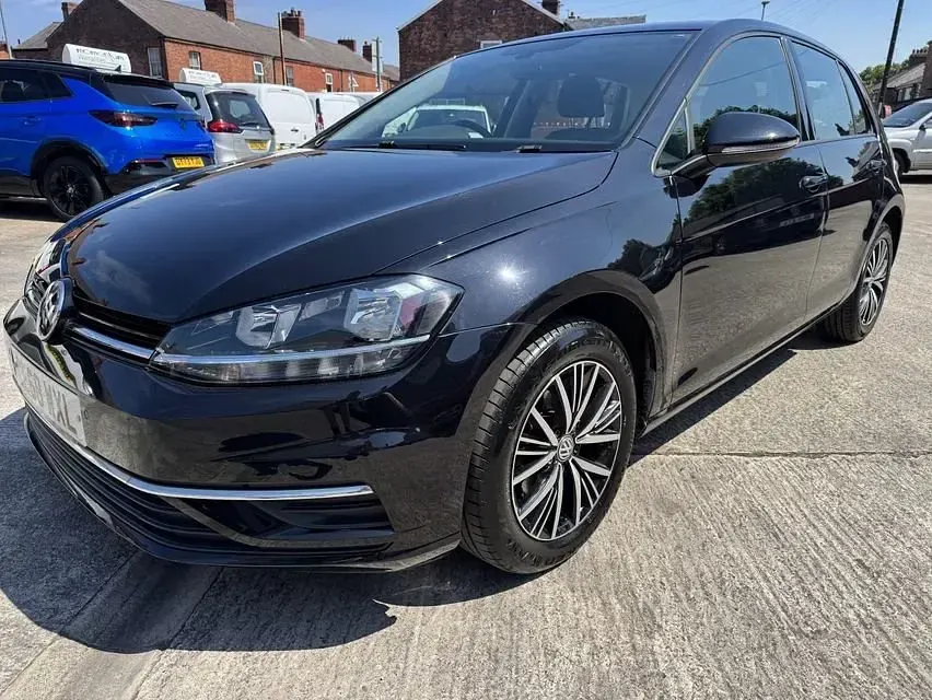 Used VW Golf VII SE 110 HP (80 kW) 2018 Black Hatchback