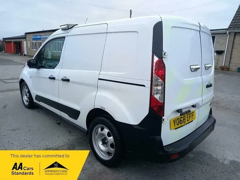 Used Ford Transit Connect 100 HP (73 kW) 2018 White MPV