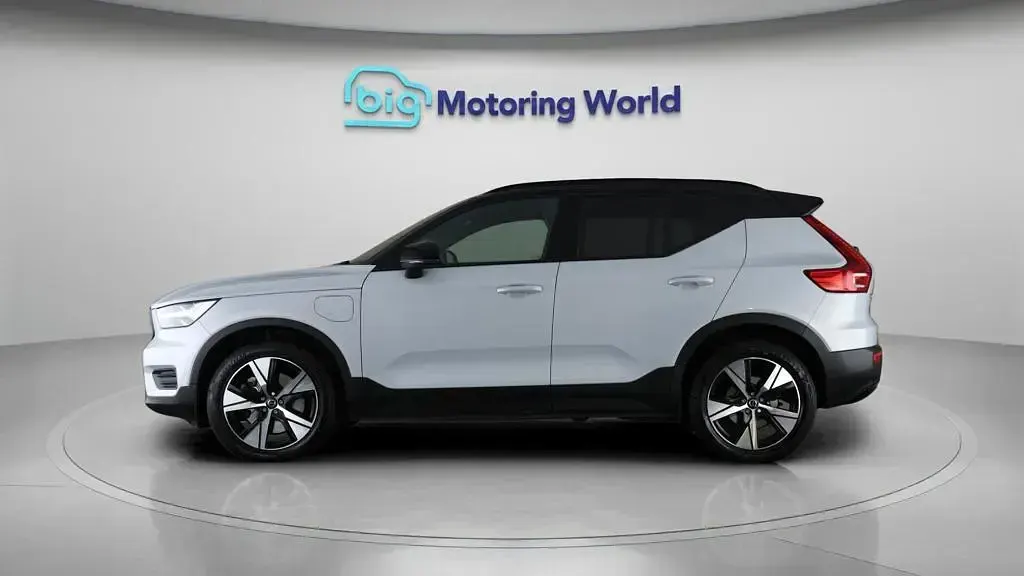 Used Volvo XC40 R-Design 258 HP (189 kW) 2022 Silver SUV