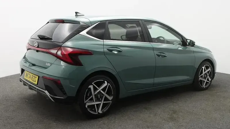 Used Hyundai i20 Ultimate 100 HP (73 kW) 2024 Green Hatchback