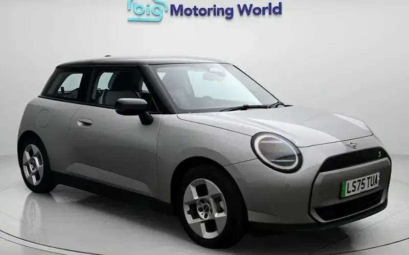 Used Mini Cooper Classic 160 kW (218 HP) 2025 Hatchback