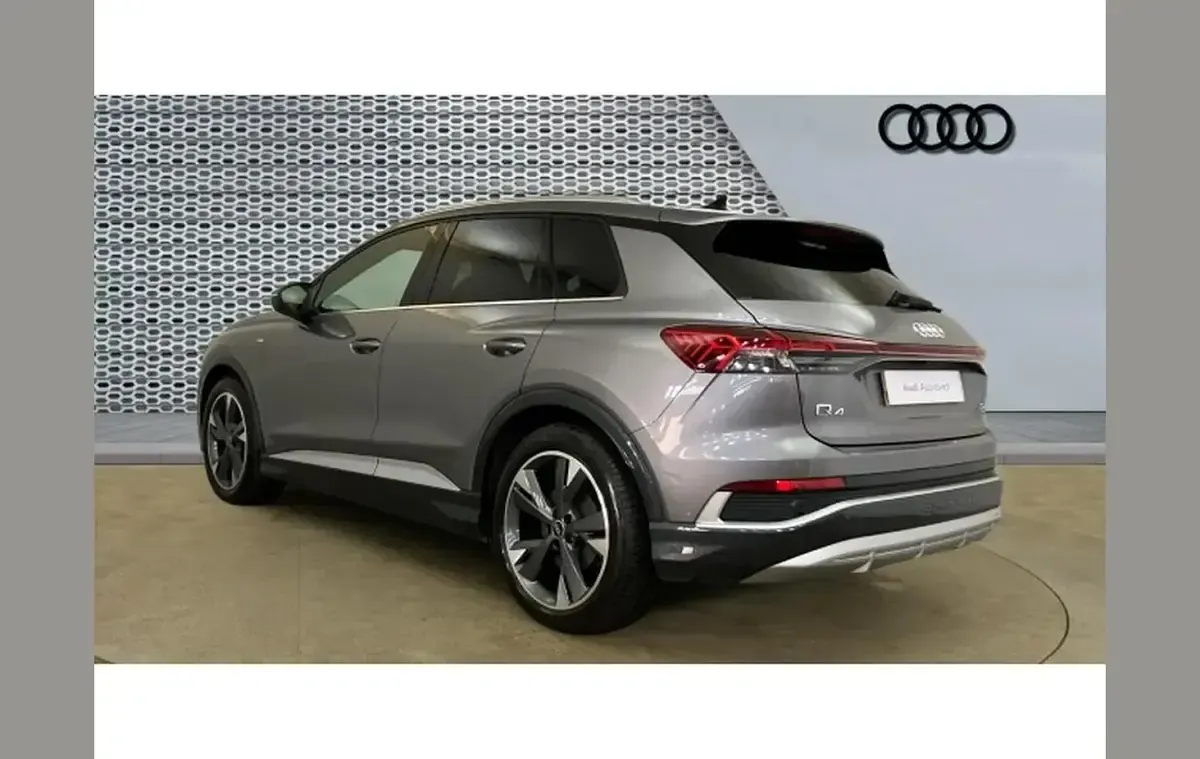 Używany Audi Q4 e-tron S-Line 219 kW (299 KM) 2022 Szary SUV