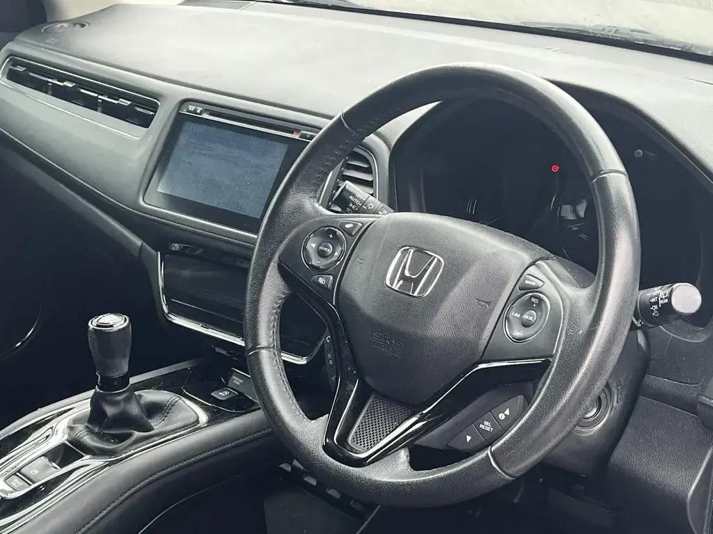 Käytetty Honda HR-V SE 120 HP (88 kW) 2017 Valkoinen Katumaasturi