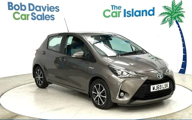 Used Toyota Yaris Hybrid 101 HP (74 kW) 2019 Hatchback