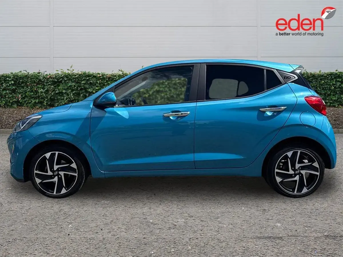Used Hyundai i10 Premium 67 HP (49 kW) 2023 Turquoise Hatchback
