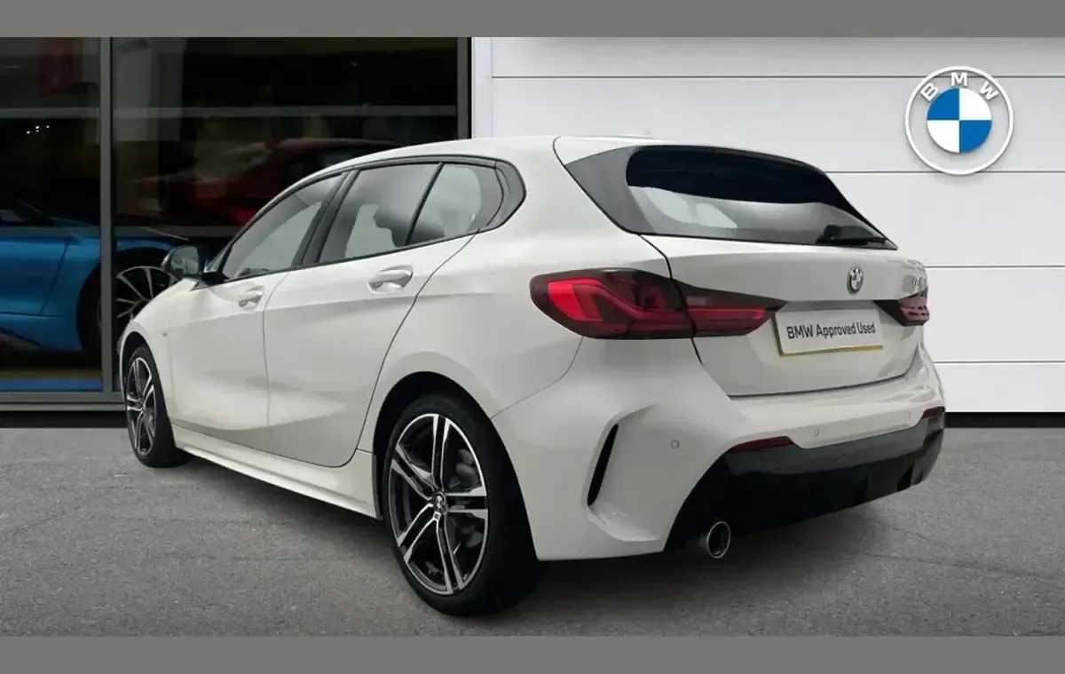 Used BMW 118 M Sport 134 HP (98 kW) 2023 White Hatchback