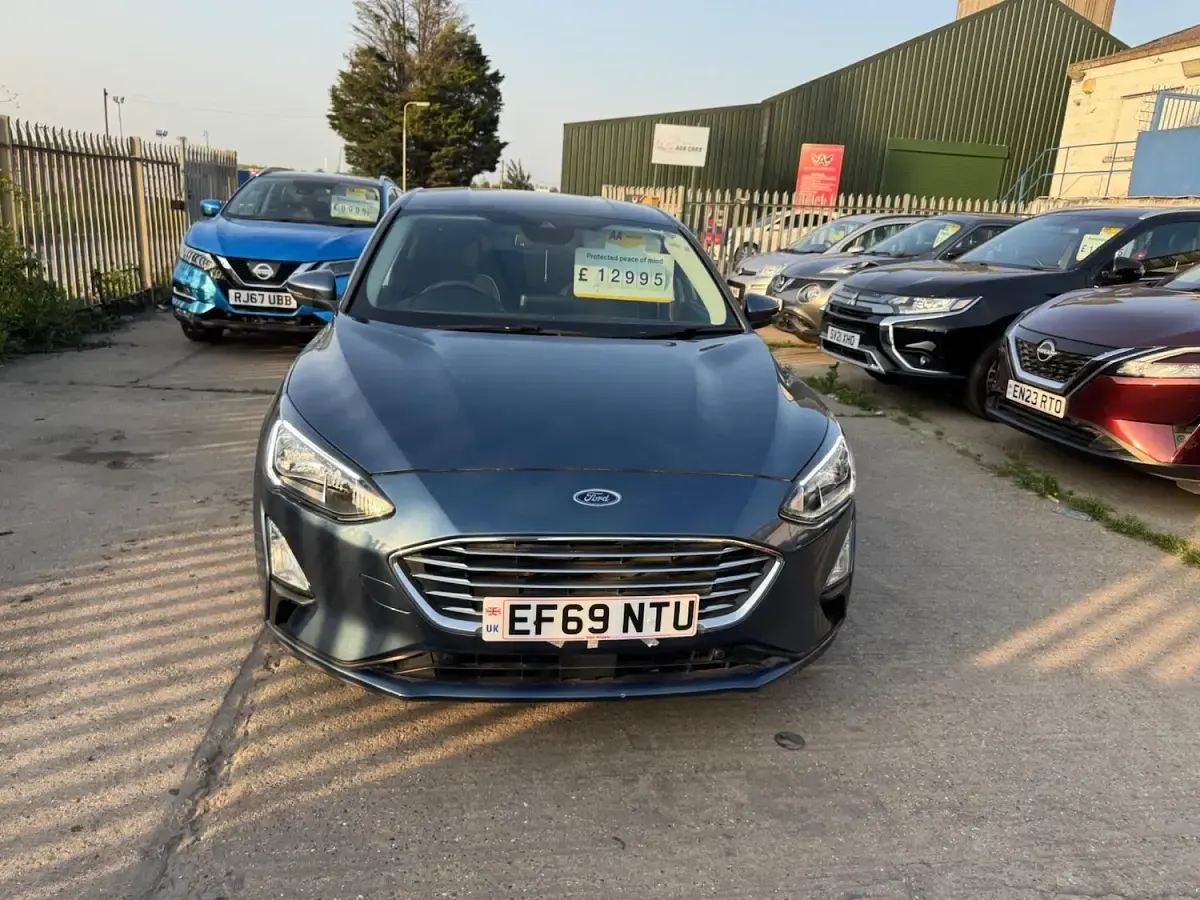 Used Ford Focus Titanium 125 HP (91 kW) 2020 Blue Hatchback