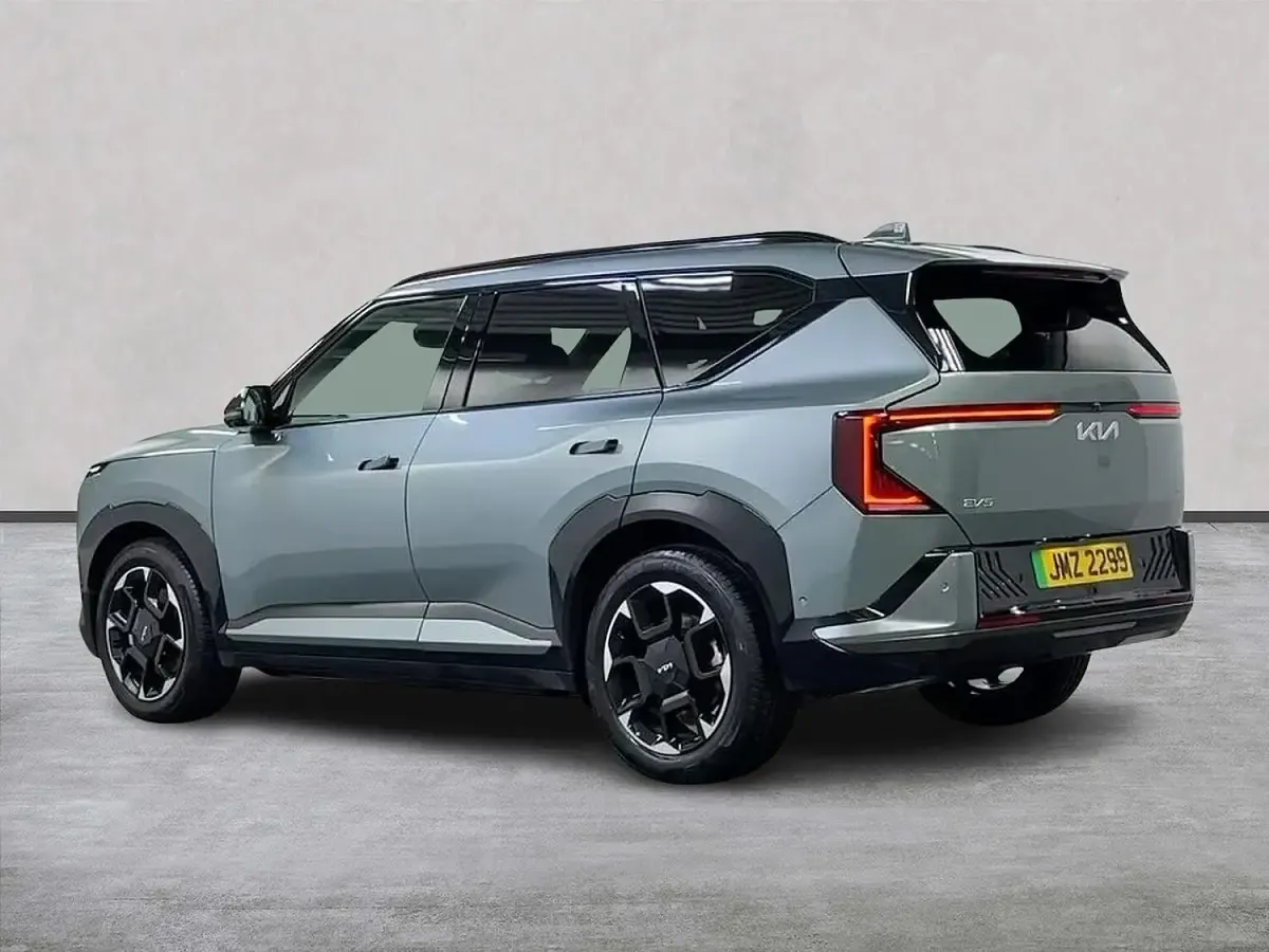 Used Kia EV5 GT-Line S 160 kW (218 HP) 2025 Green SUV