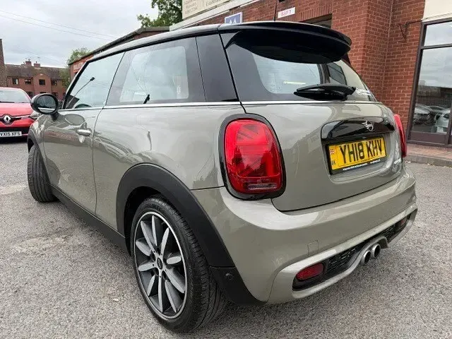 Used Mini Cooper S Hatch 192 HP (141 kW) 2018 Grey Hatchback