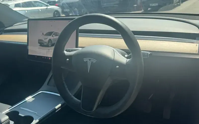 Used Tesla Model Y Long Range AWD 286 kW (389 HP) 2022 White SUV